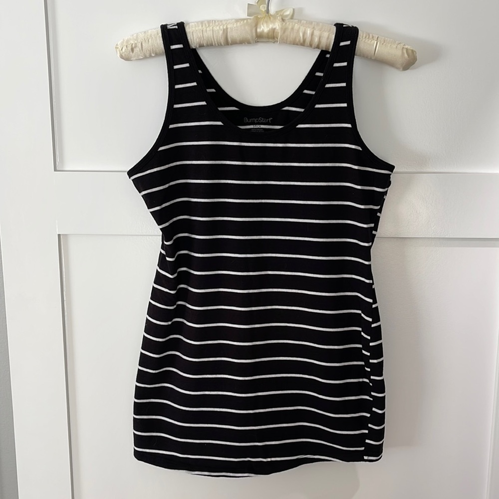 Maternity tank top, no side ruching.
